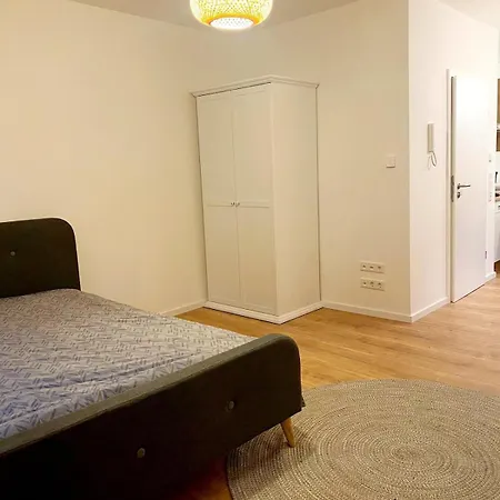 Light-flooded In Lägenhet Baunatal